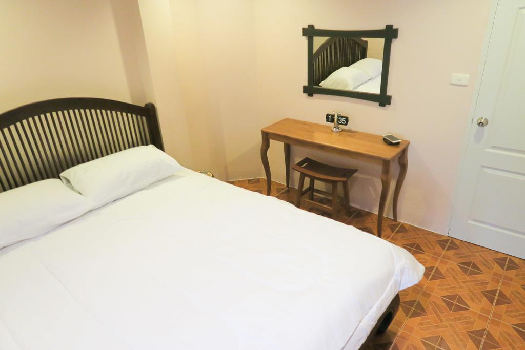 The Grand Palace Hostel Bangkok Szoba fotó