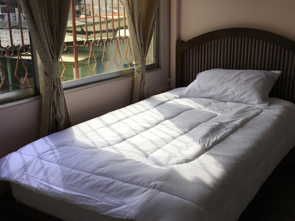 The Grand Palace Hostel Bangkok Szoba fotó