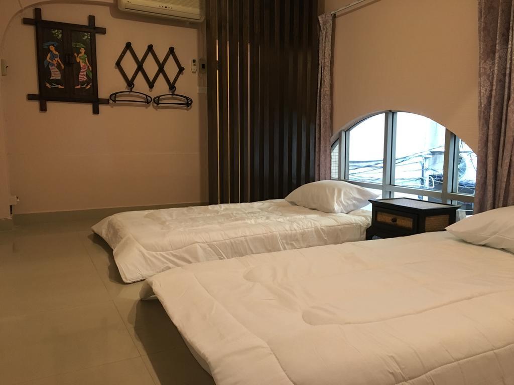 The Grand Palace Hostel Bangkok Szoba fotó